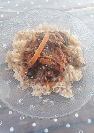 Una foto de Wok de vegetales con arroz