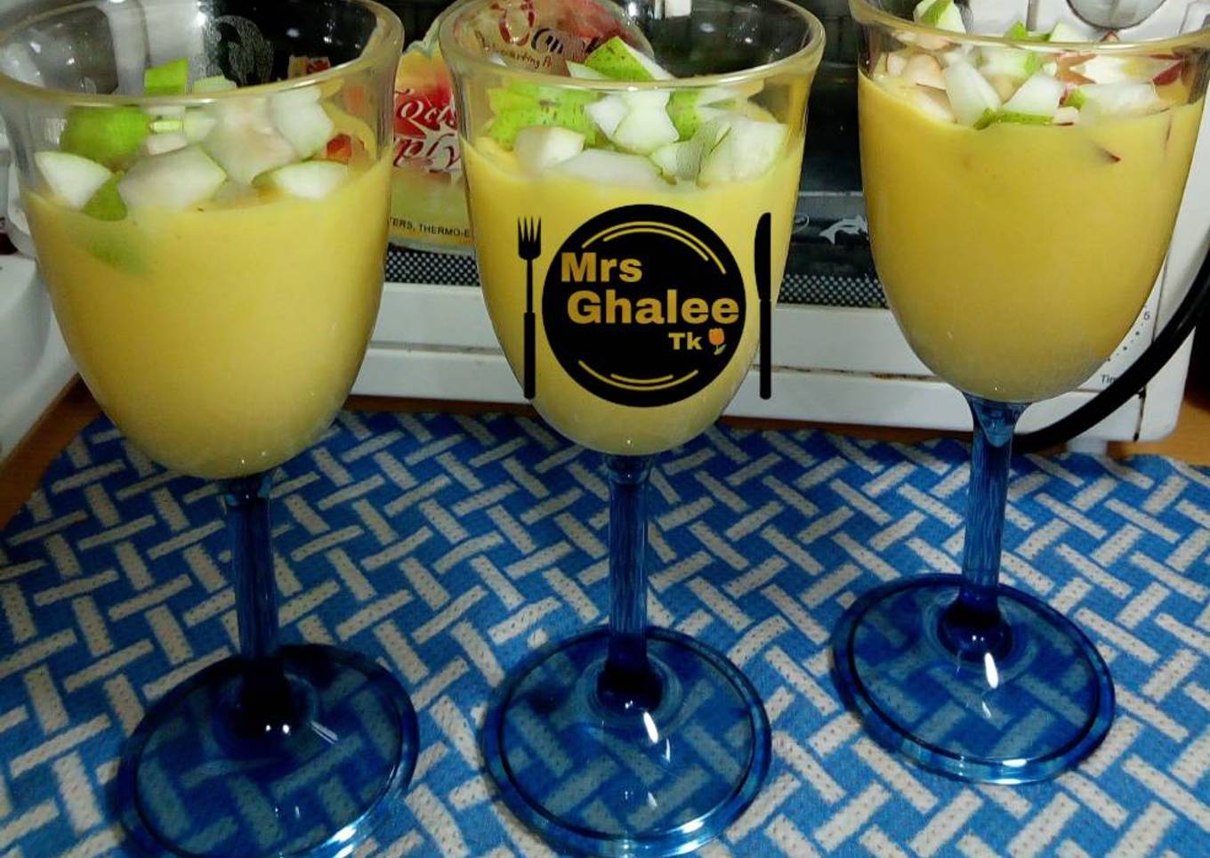 Mango lassi