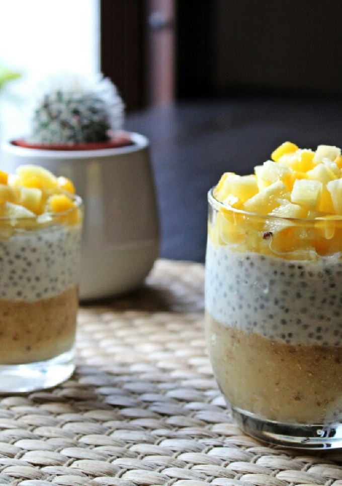 Una foto de Chía pudding de yogur de soja y frutas