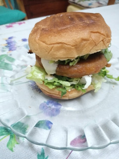 Una foto de 255. Mc pollo de tofu vegano
