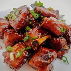 A picture of Garlicky Honey Sesame Ribs.