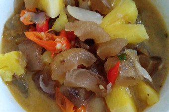 Anti Ribet, Bikin Tumis kikil nanas extra pedas Irit Anti Gagal