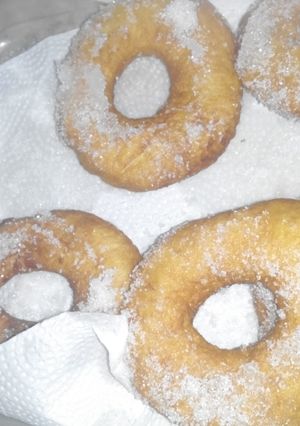 Una foto de Rosquitas fritas dulces y sin huevo