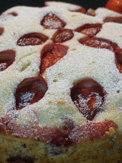 A picture of #Eggless Strawberry Cake.