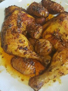 Una foto de Pollo al horno picante a las hierbas provenzales