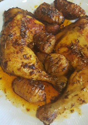 Una foto de Pollo al horno picante a las hierbas provenzales