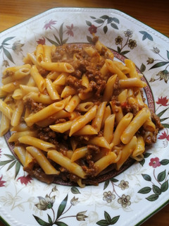 Una foto de Macarrones boloñesa