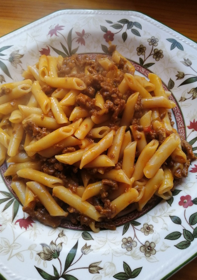 Una foto de Macarrones boloñesa