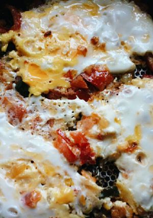 صورة لوصفة قلاية بيض بنكهة الفلفل والبندورة