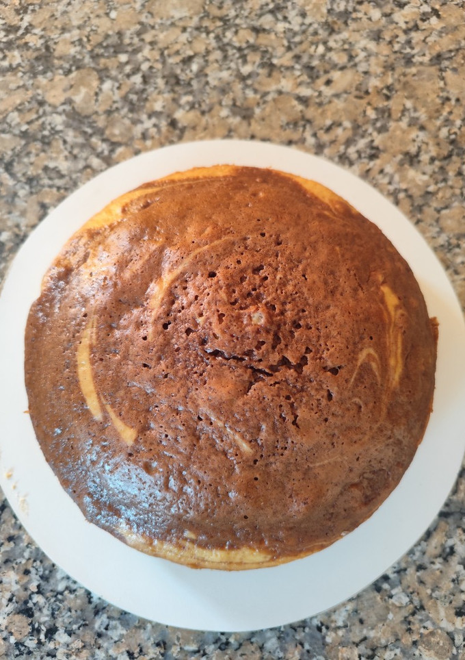 Una foto de Bizcochuelo marmolado con leche