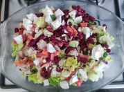 Una foto de cogollos de lechuga con atún