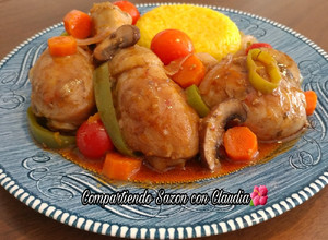 Una foto de Pollo con verduras y tomate cambray🌺