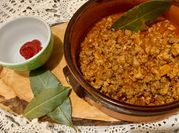 Una foto di ragù con concentrato di pomodoro