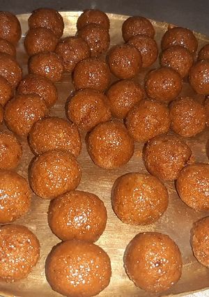 গুঁড়ের নারকেল নাড়ু ( gur narkel naru recipe in Bengali রেসিপির প্রধান ছবি
