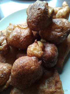 Foto principal de Buñuelos de queso con sésamo