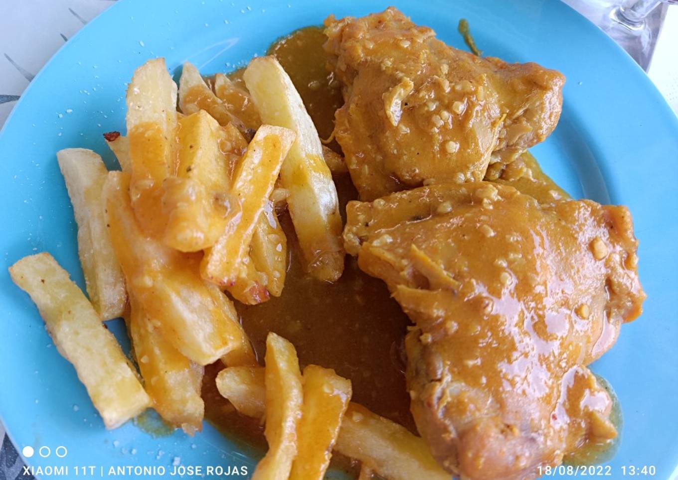 Contramuslos de pollo en salsa "dorada"/amarilla