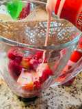 Smoothie de kiwi, con frambuesa y fresas.🥝🍓😋