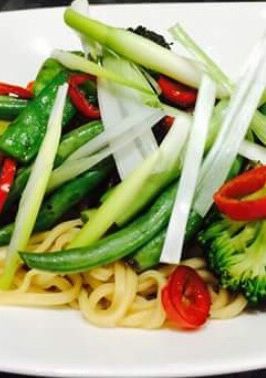 A picture of Summer vegetables.