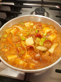 Foto resep KIMCHI JIGGAE (soup kimchi)