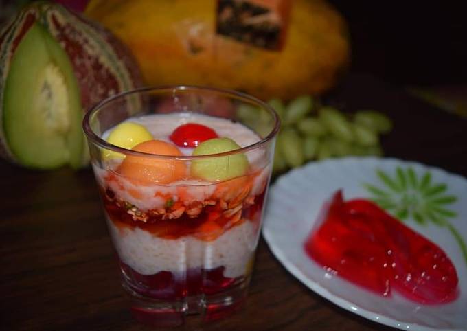 Easiest Way to Make Any-night-of-the-week Strawberry Daliya with mixfruits pudding