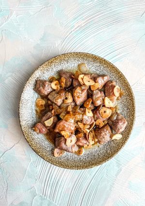 Foto resep Garlic & Butter Saikoro Beef