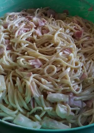 Una foto de Spaguetti a la hawaiana
