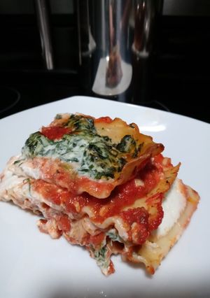 A picture of 3 Cheese Lasagna.