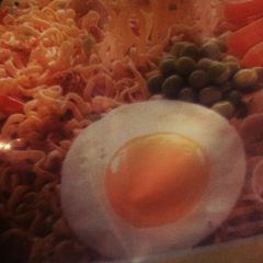 A picture of Noodles with veggies💟.