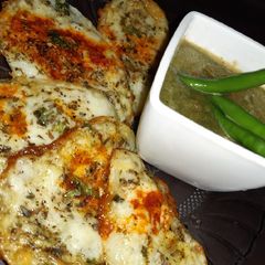 A picture of Deep fried potato pizza..And'Oven.