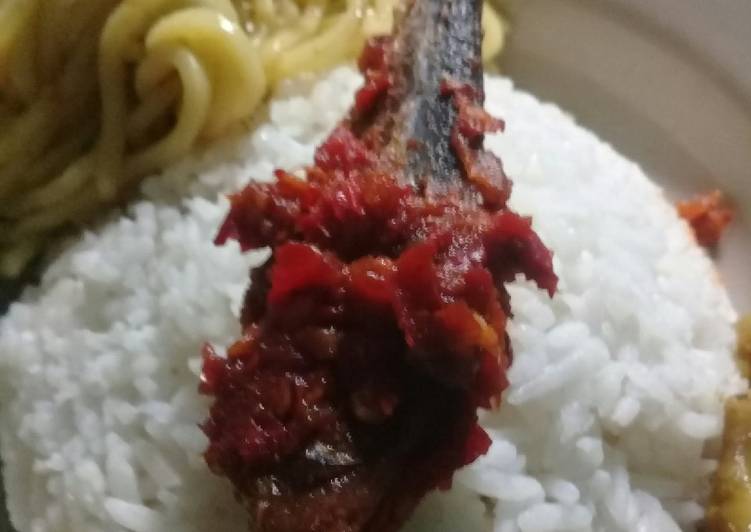 Ikan asin sambalado