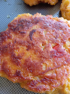 Una foto de Tortitas veganas de papa y zanahoria