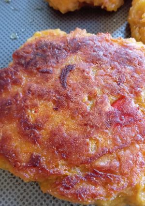Una foto de Tortitas veganas de papa y zanahoria