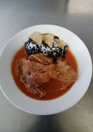 Una foto de Bistec de cerdo en salsa de cacahuate