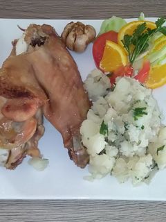 Hagymás petrezselymes burgonya (sült fokhagymás pulykaszárnnyal) recept fotója