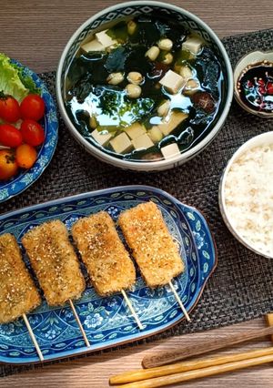 Hình của món Đậu hủ tẩm mè chiên xù - Canh rong biển hạt sen.