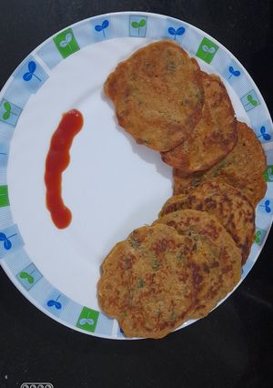 A picture of Bottle guard pancake.[leftover vegetable].