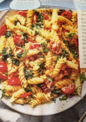 A picture of BLT Sheet Pan Pasta.