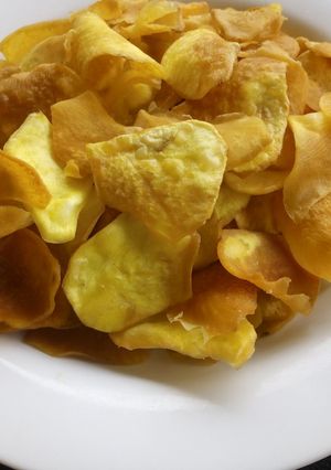 A picture of Sweet potatoe chips.