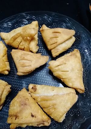 A picture of New uniqe samosa.