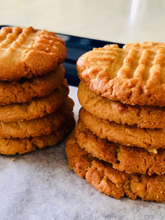 A picture of Peanut butter cookies.