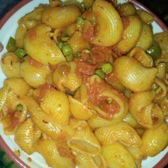 A picture of Sea shell pasta.