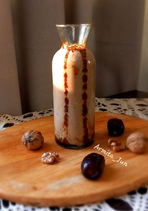 عکسی از دستور میلک شیک خرما و نارگیل