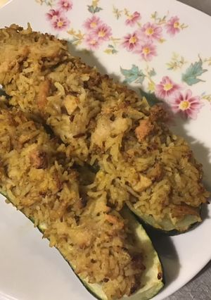 Une photo de Courgettes farcies au riz,thon,épices et parmesan