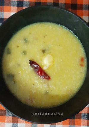 A picture of Chicken veg Kholey (Rice and dal porridge with chicken and veg).