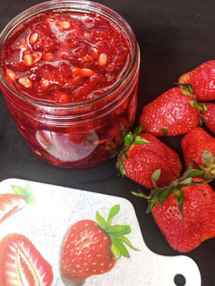 A picture of Strawberry Chutney ❤😋🍓.
