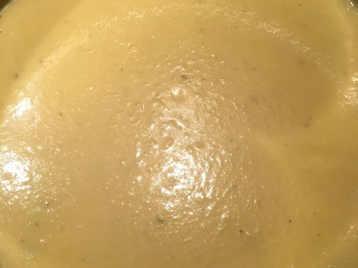 Easy Steps to Make Recipes Cauliflower, potato &amp;amp; cheddar soup the So Delicious Delicious.