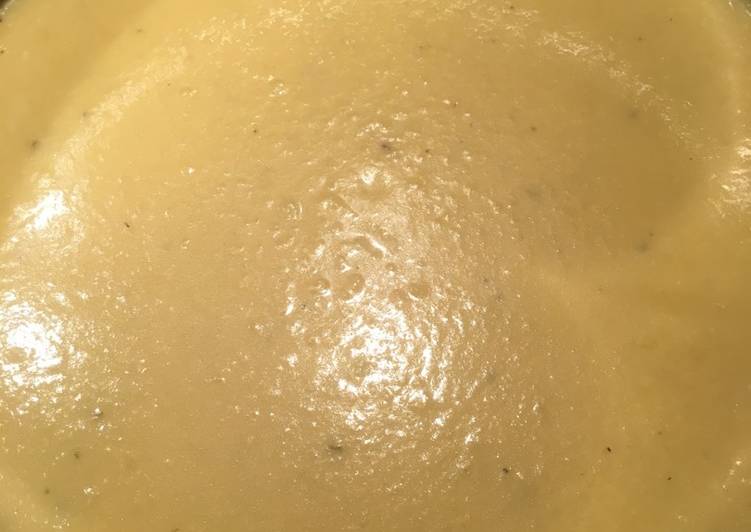 Monday Fresh Cauliflower, potato &amp; cheddar soup