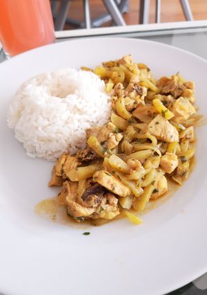 Una foto de Olluquito con pollo 🍽️☺️