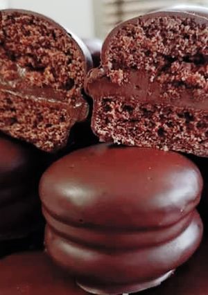 Una foto de Alfajores súper chocolatosos
