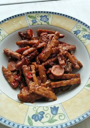 Foto resep Oseng Tempe Sosis Pedas Praktis